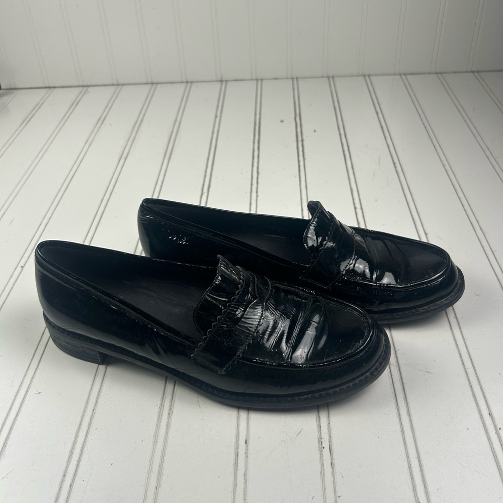 Stuart Weitzman Vintage Black Patent Leather Loafers Womenโs Size 6.5 - Picture 4 of 12